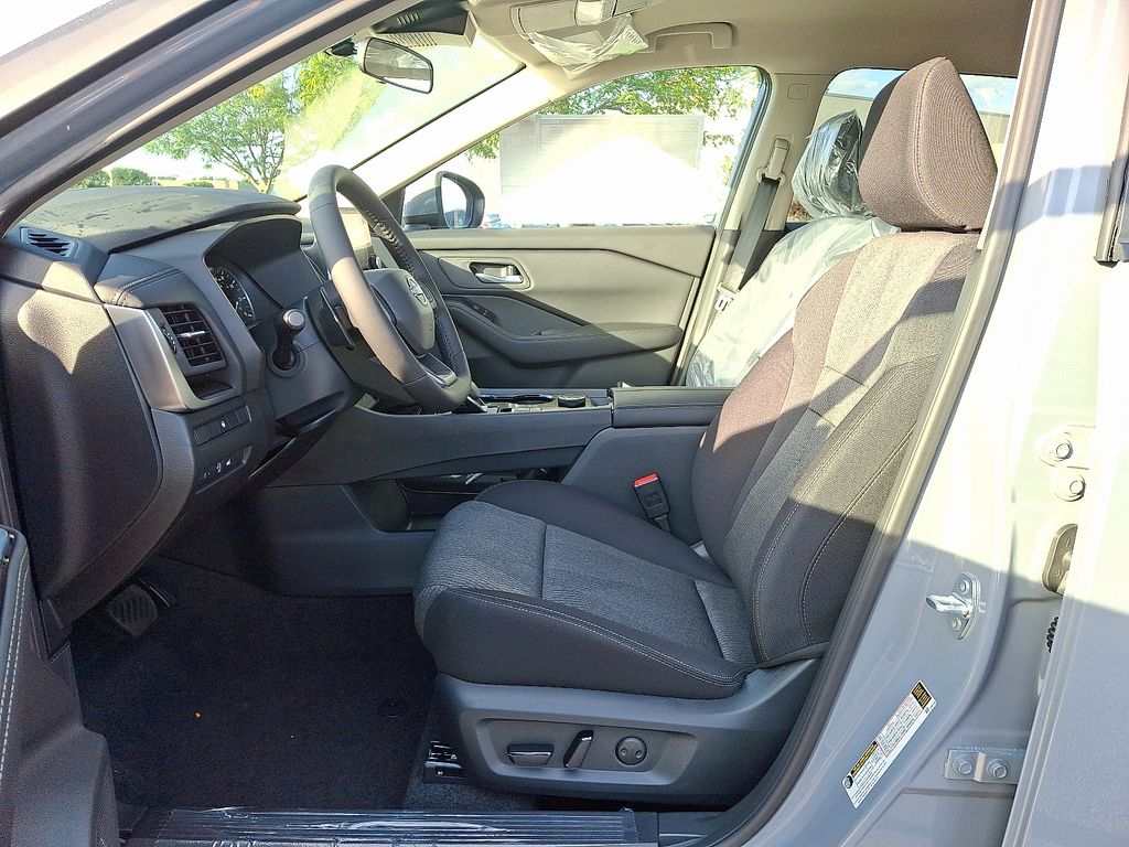 Thumbnail: 2026 Nissan Rogue - 5