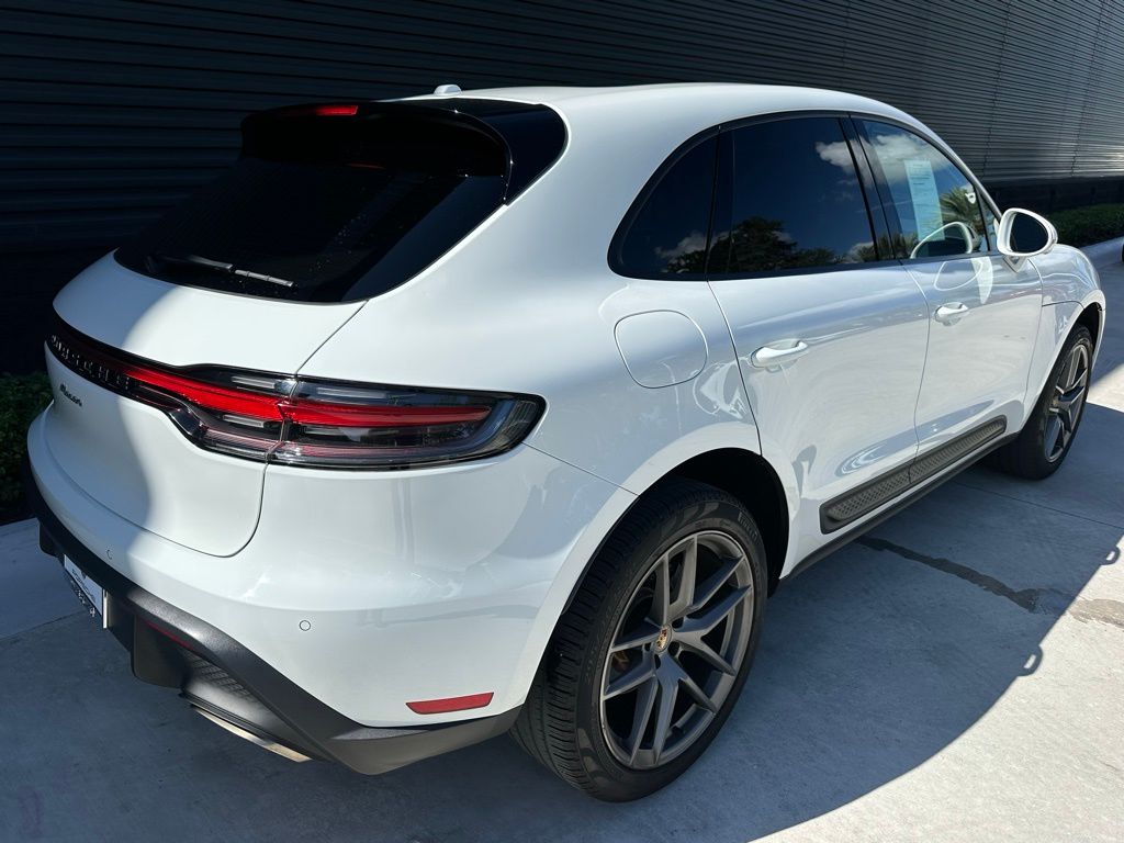 2022 Porsche Macan  9