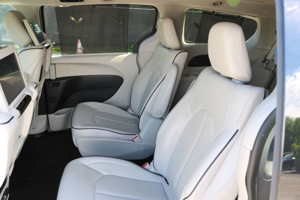 Used Car 2018 Chrysler Pacifica Hybrid  Limited For Sale Under $25,000 In Austin, Texas