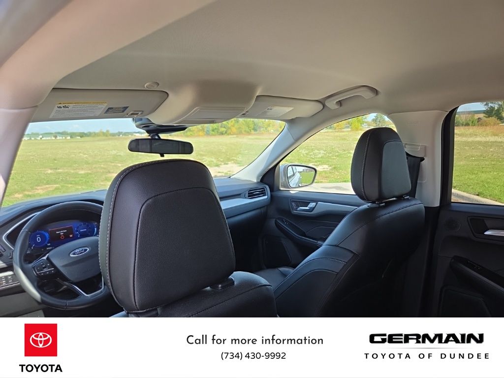2022 Ford Escape SEL photo 21