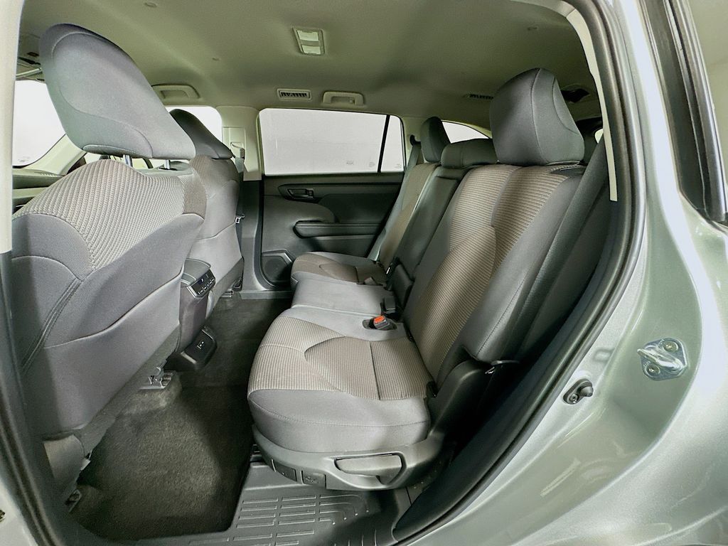 Thumbnail: 2025 Toyota Highlander - 24