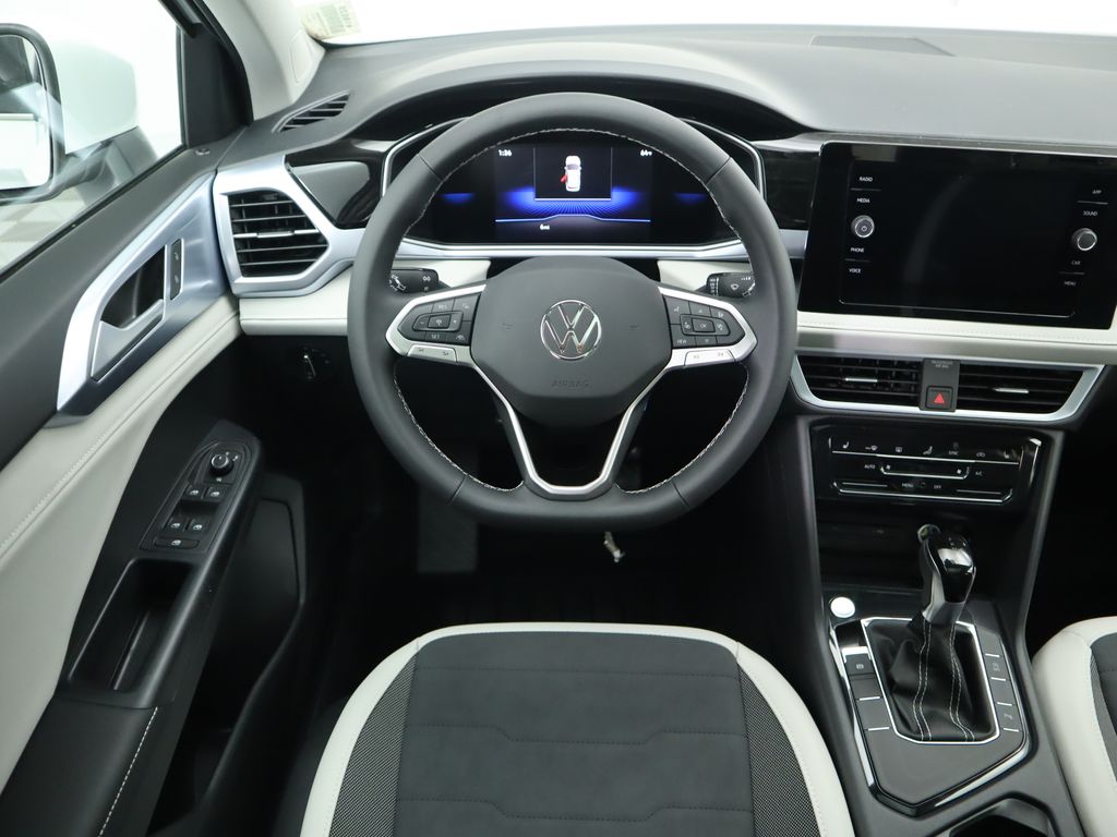 Thumbnail: 2025 Volkswagen Taos - 10