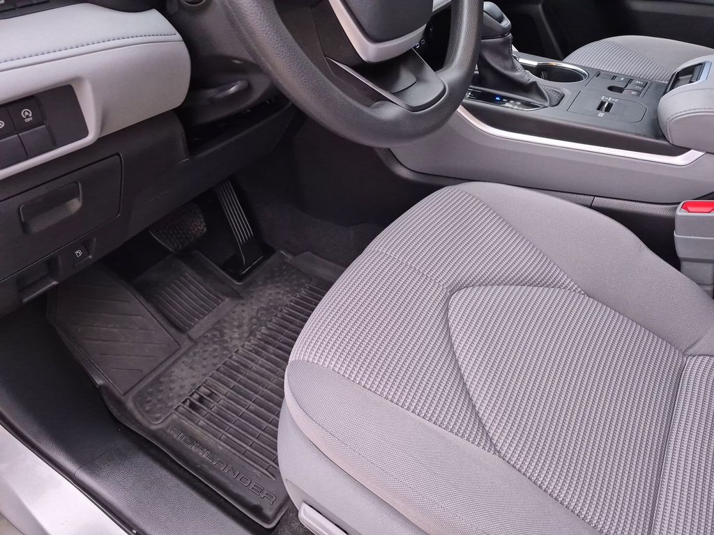Used Car 2023 Toyota Highlander  L For Sale Under $40,000 In Austin, Texas