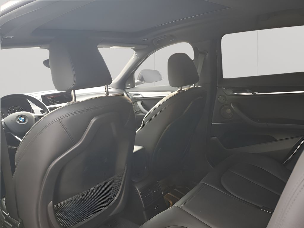 Used 2021 Silver BMW sDrive28i image 18