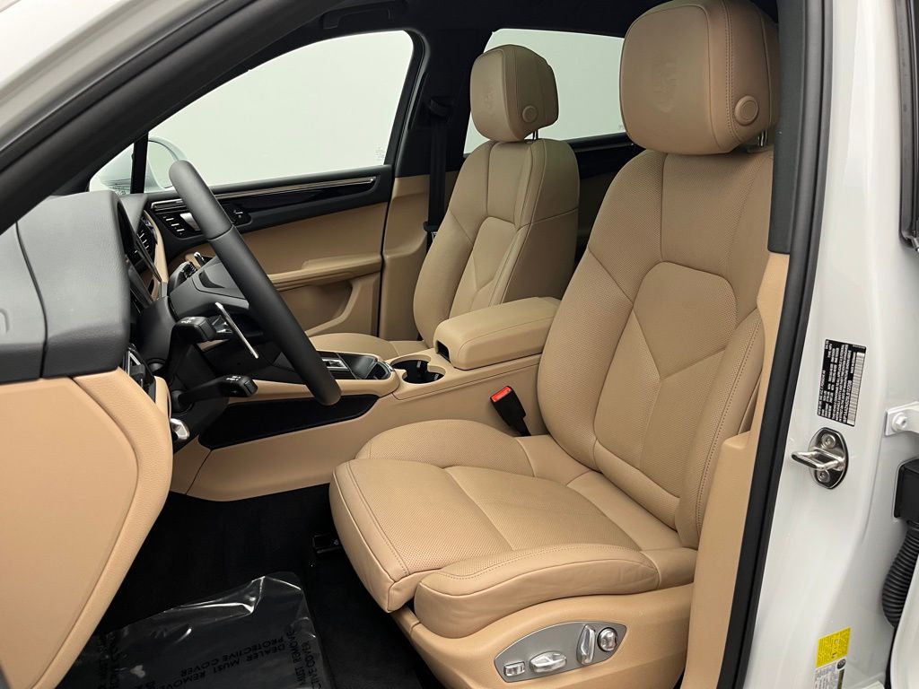 Thumbnail: 2025 Porsche Macan - 5