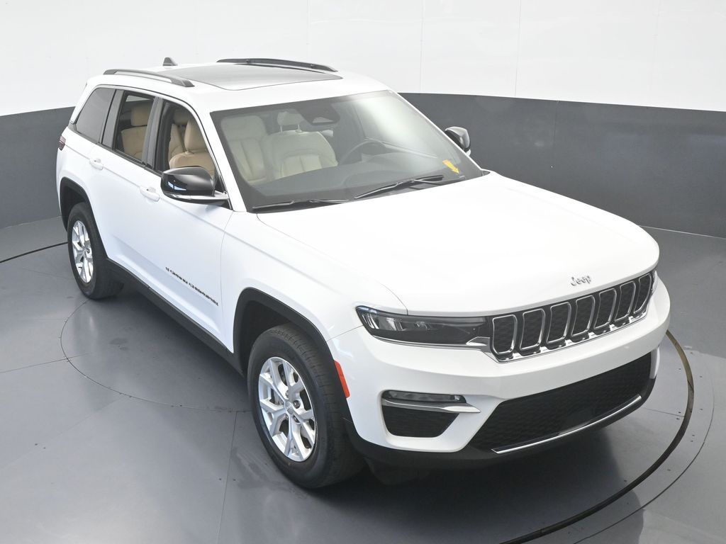 Used 2023 Bright White Clearcoat Jeep Limited image 58