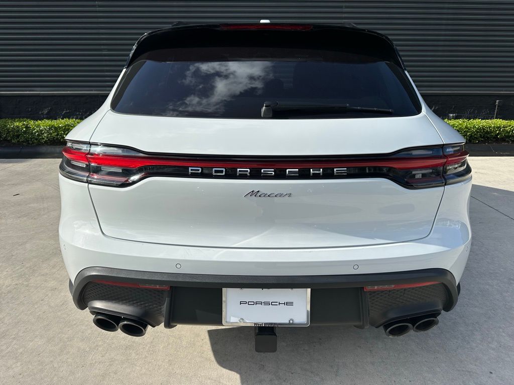 Thumbnail: 2023 Porsche Macan - 12