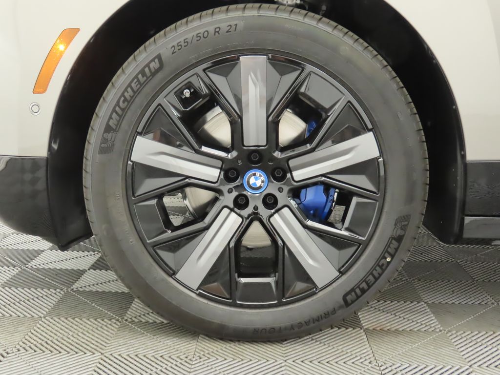 2025 BMW iX xDrive50 30