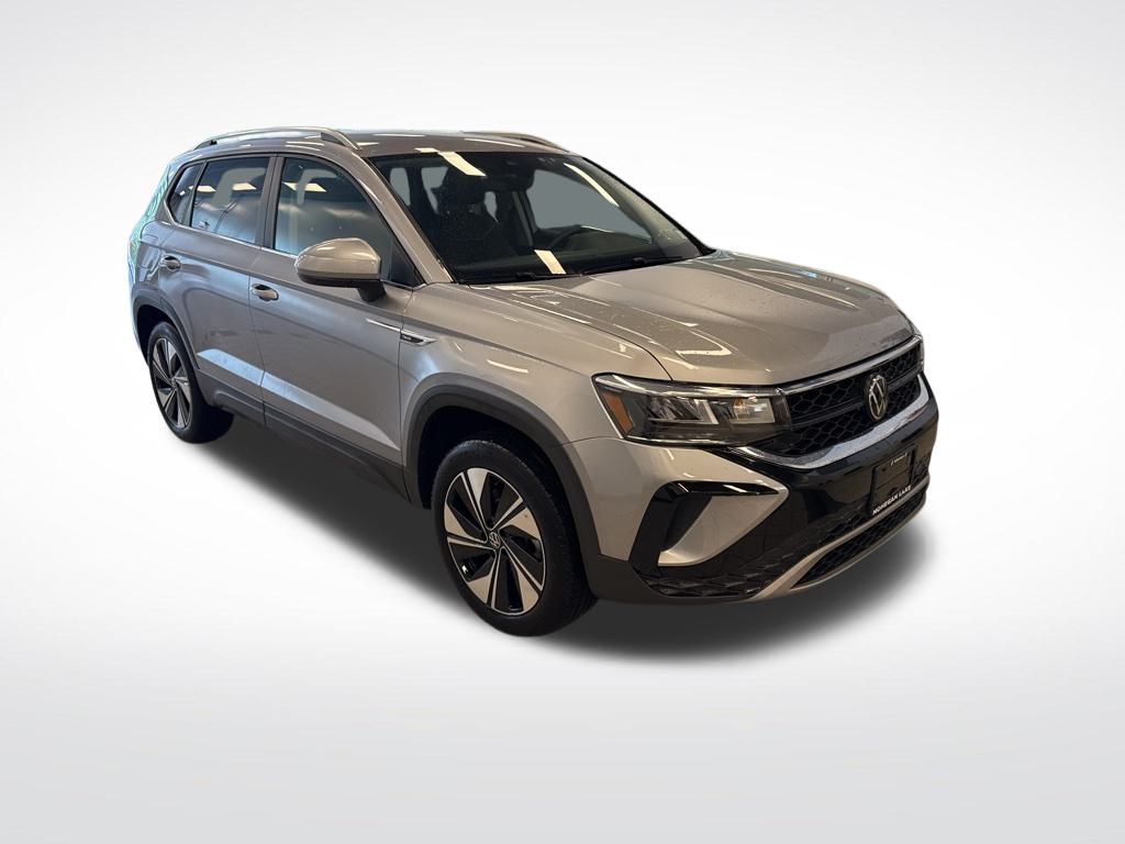 2024 Volkswagen Taos SE photo 4
