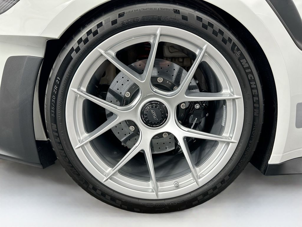Thumbnail: 2025 Porsche 911 - 29