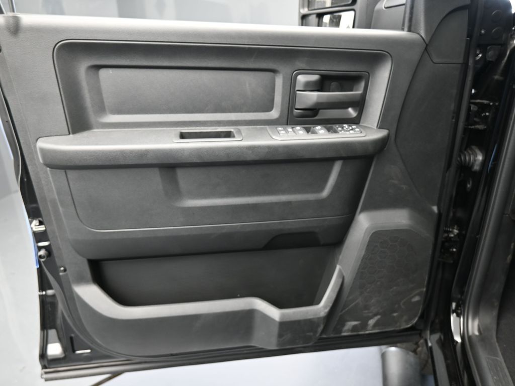 New 2026 Diamond Black Crystal Pearlcoat Ram Tradesman image 12