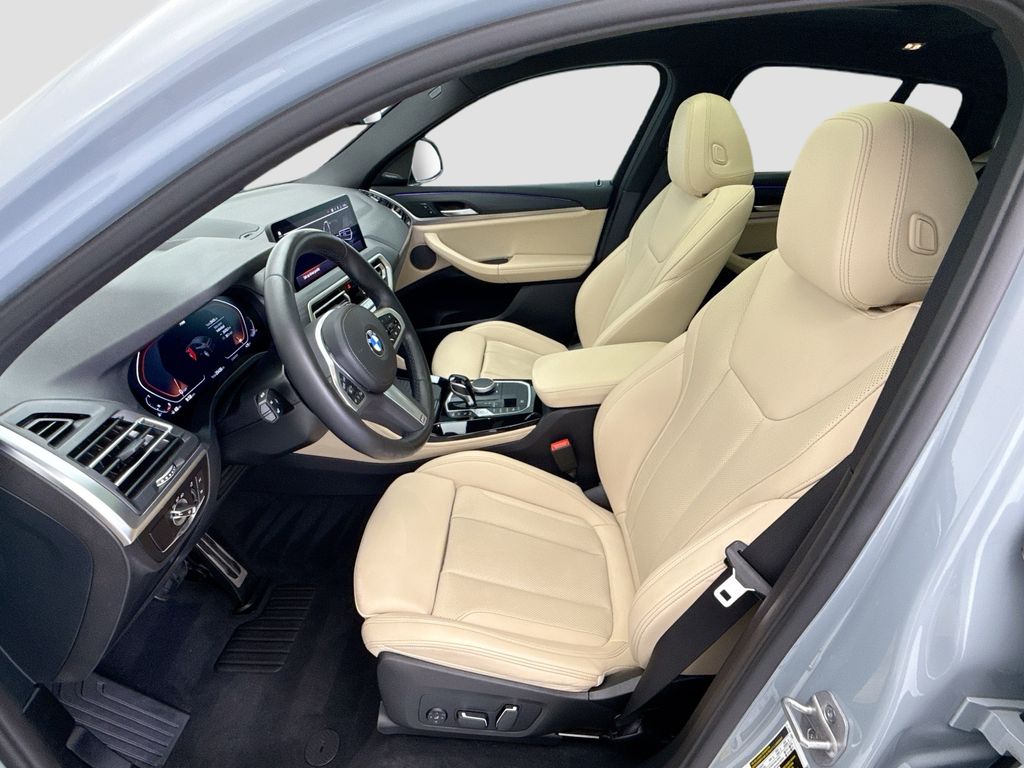 Thumbnail: 2024 BMW X4 - 18