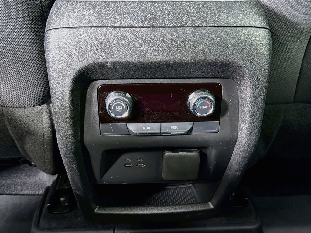 Used 2025 Chevrolet Traverse SUV