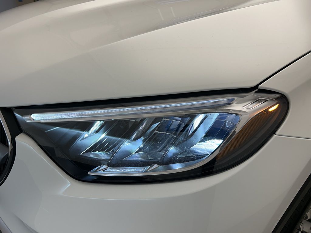 Thumbnail: 2026 Mercedes-Benz GLC - 9