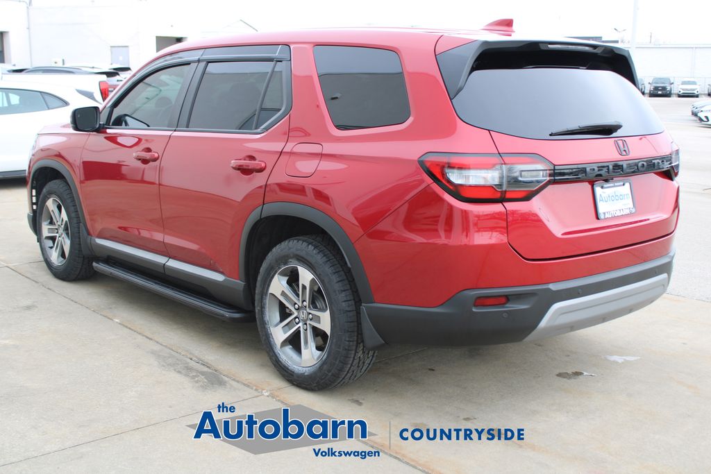 View vehicle photo 4