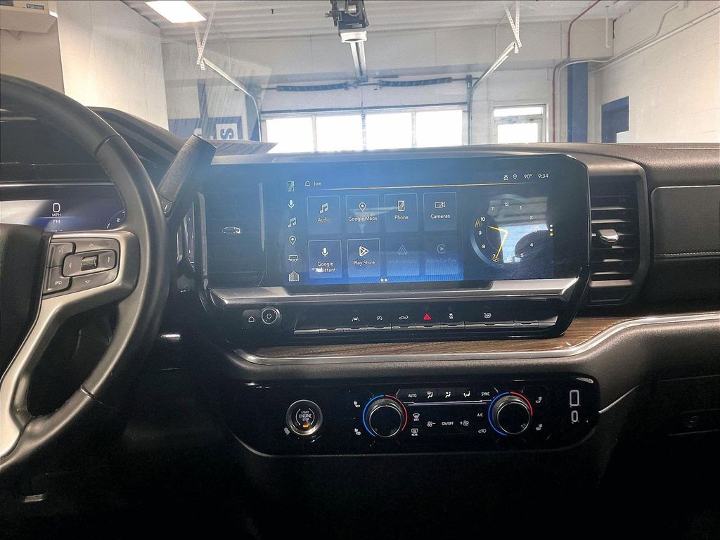 2024 Chevrolet Silverado 1500 — photo 18