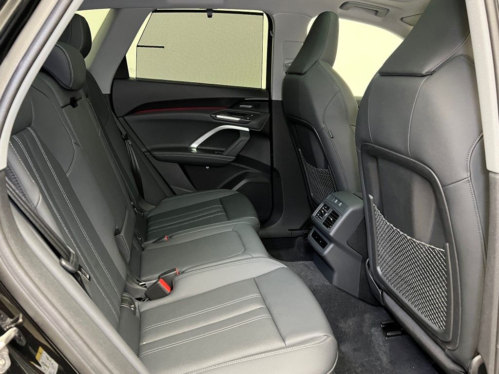 Thumbnail: 2025 Audi Q5 - 17