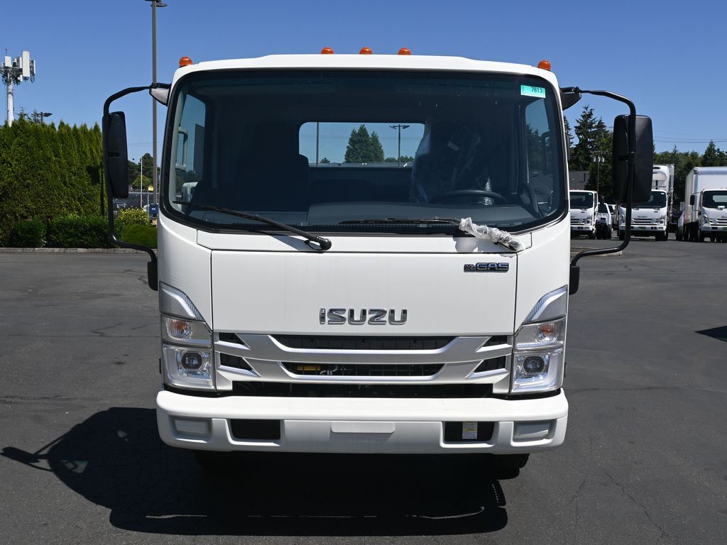 2024 Isuzu NPR HD 