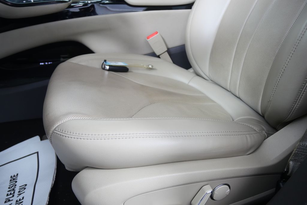 Thumbnail: 2021 Lincoln Nautilus - 8