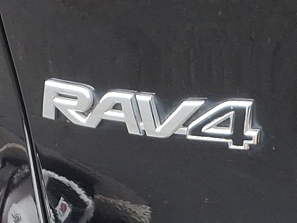 Thumbnail: 2022 Toyota RAV4 - 32