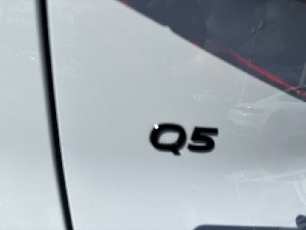 Thumbnail: 2025 Audi Q5 - 11