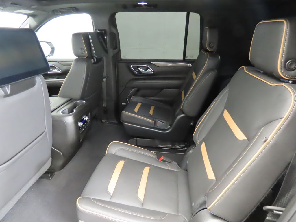 Thumbnail: 2023 GMC Yukon XL - 22