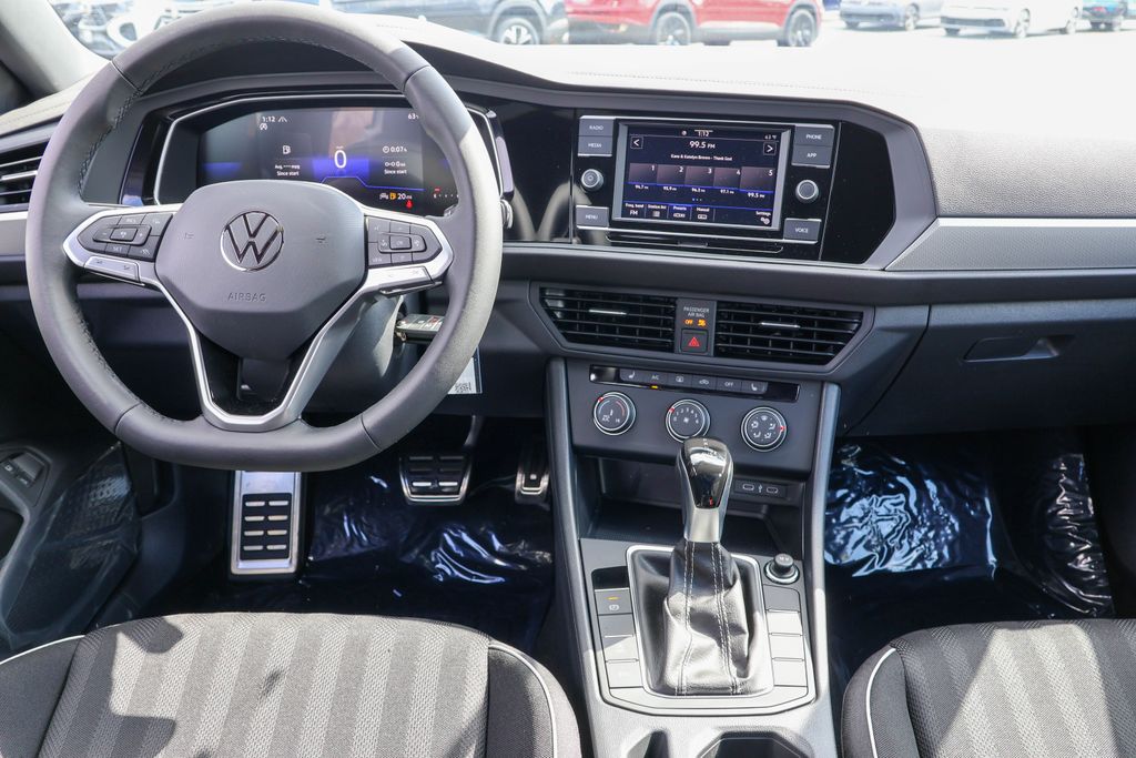 2024 Volkswagen Jetta 1.5T Sport 26