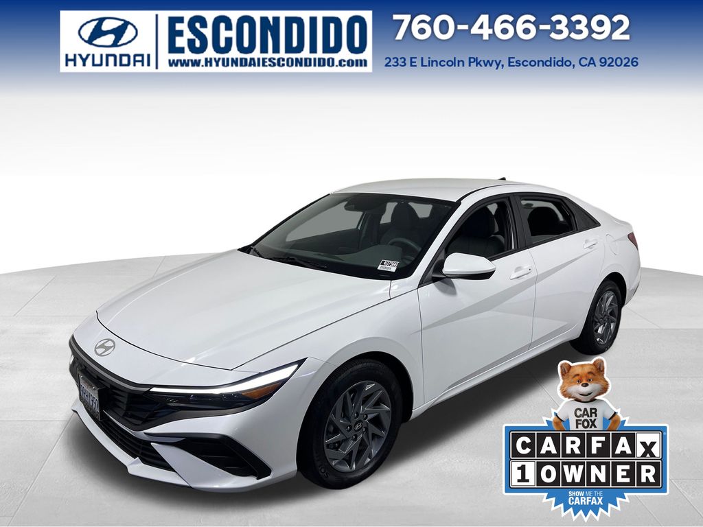Serenity White 2025 Hyundai Elantra Hybrid Sedan Front-Wheel Drive 6-Speed Dual Clutch