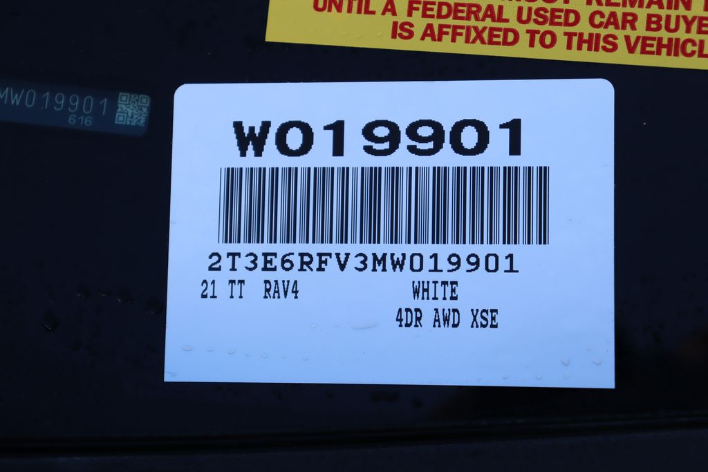 Thumbnail: 2021 Toyota RAV4 - 7