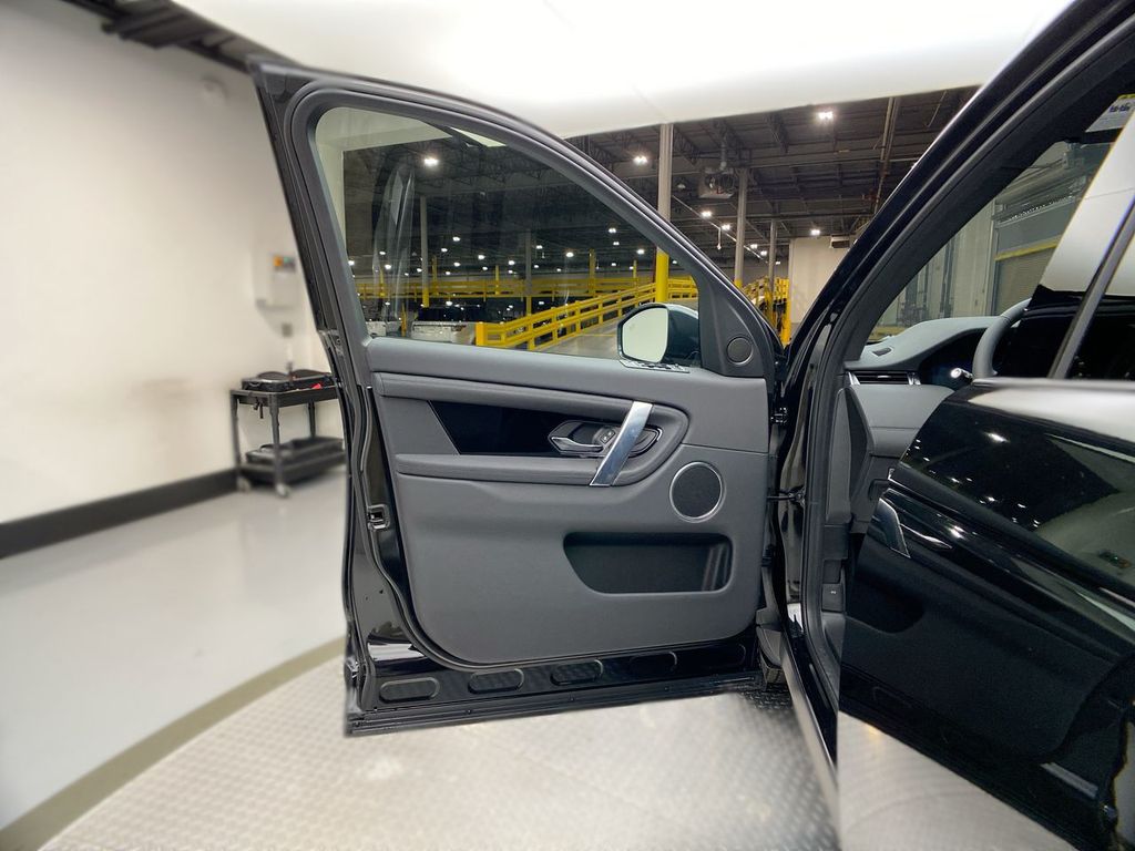 2023 Land Rover Discovery Sport S 16