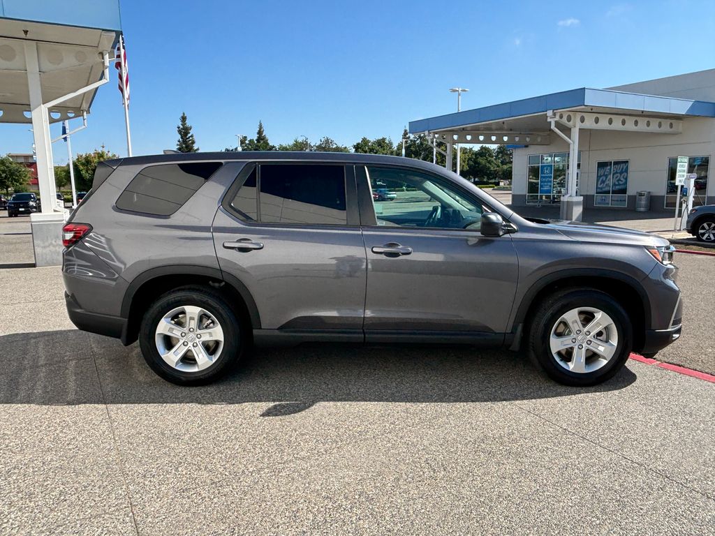 Thumbnail: 2024 Honda Pilot - 4
