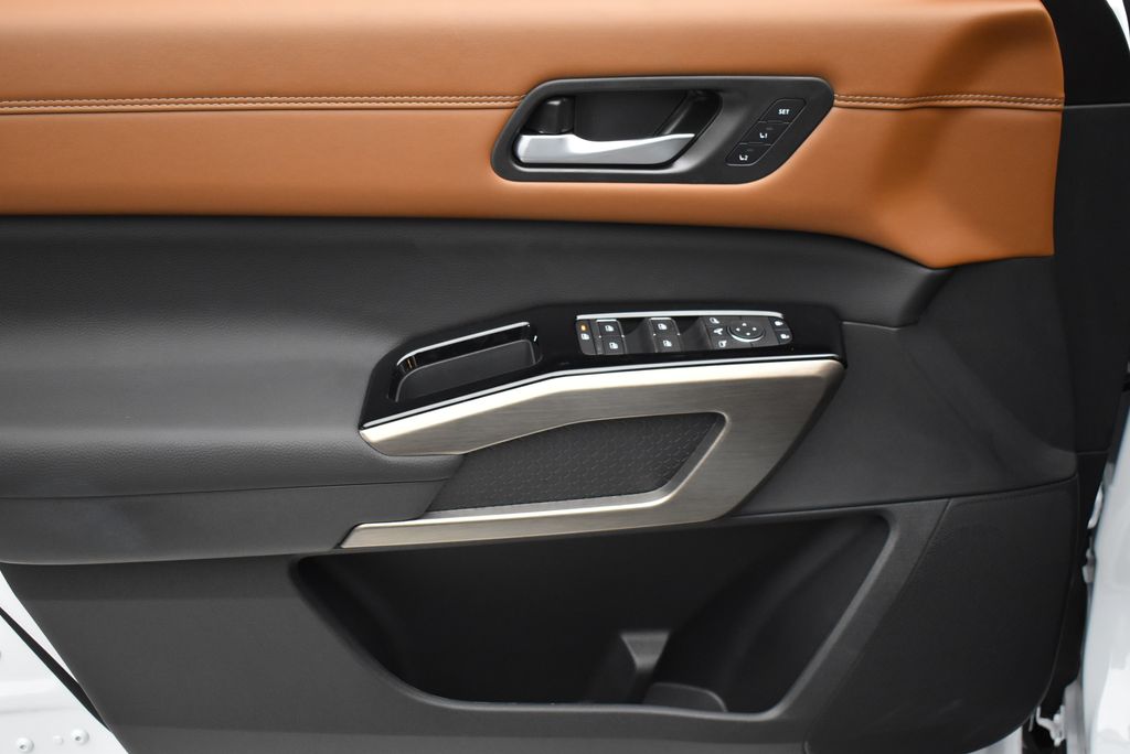 Thumbnail: 2025 Nissan Pathfinder - 12