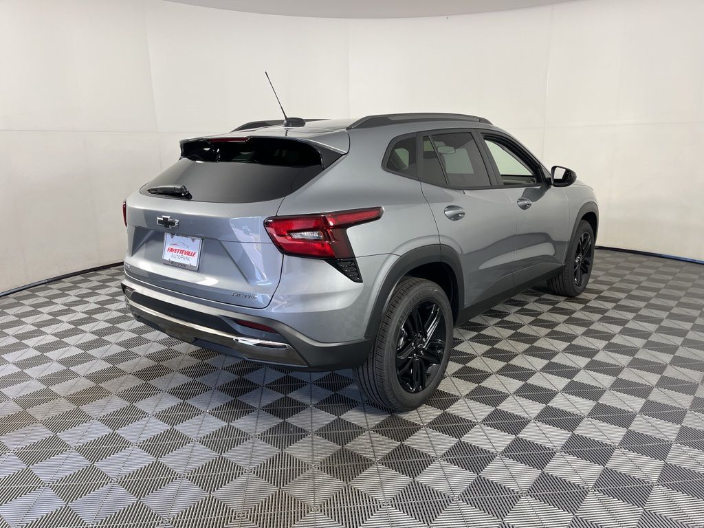 Thumbnail: 2025 Chevrolet Trax - 5