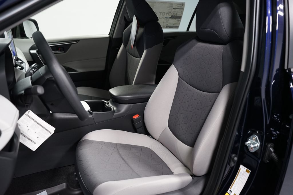 Thumbnail: 2025 Toyota RAV4 - 27