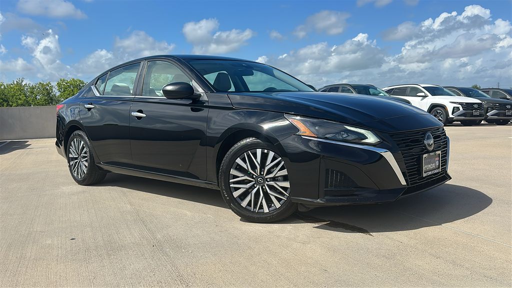 2025 Nissan Altima 2.5 SV Black at Durrett Motor Company