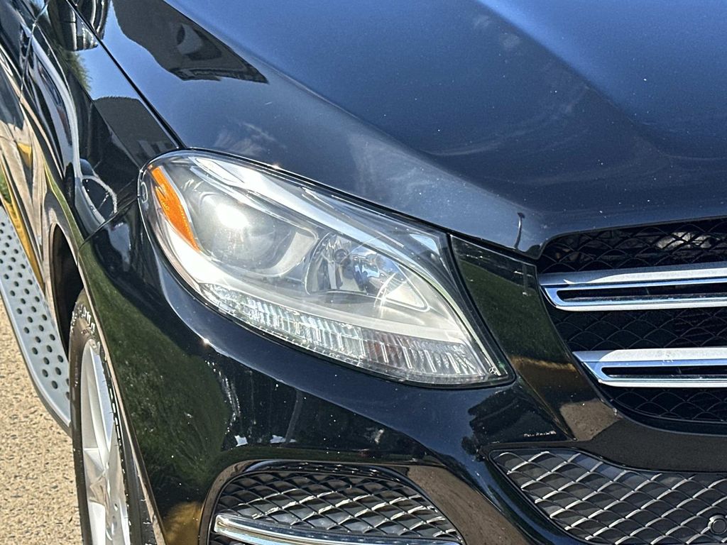 Thumbnail: 2017 Mercedes-Benz GLE - 4