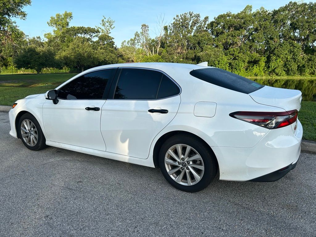 2023 Toyota Camry LE 3