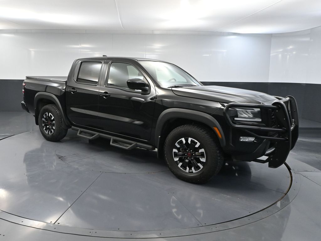 2023 Nissan Frontier Negro (Super Black) Camioneta Todo terreno 9 velocidades Automática