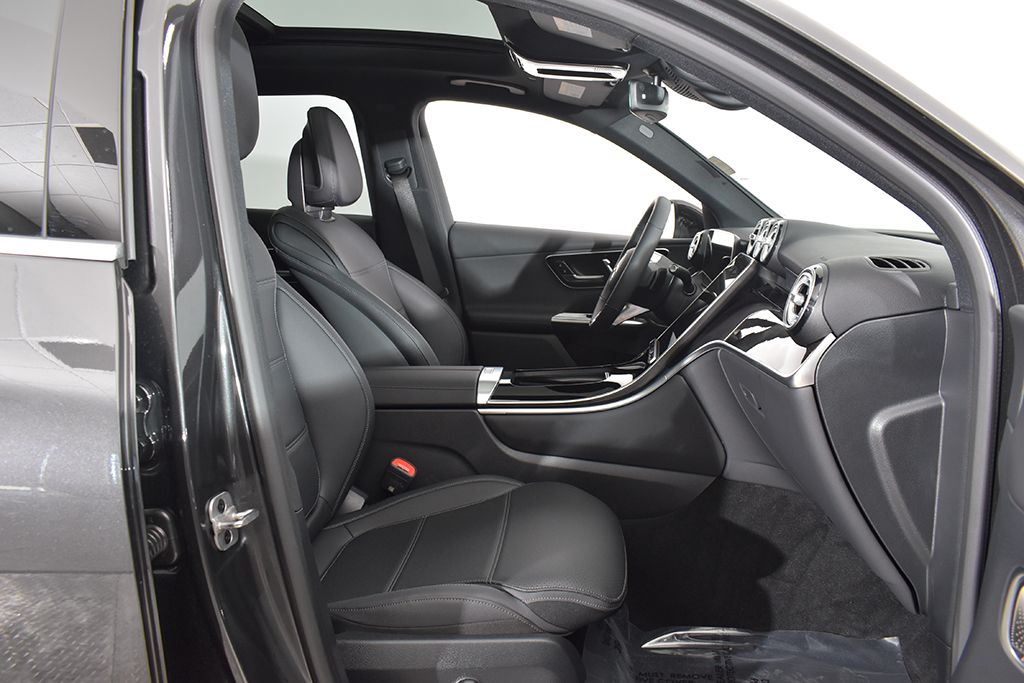 Thumbnail: 2026 Mercedes-Benz GLC - 25