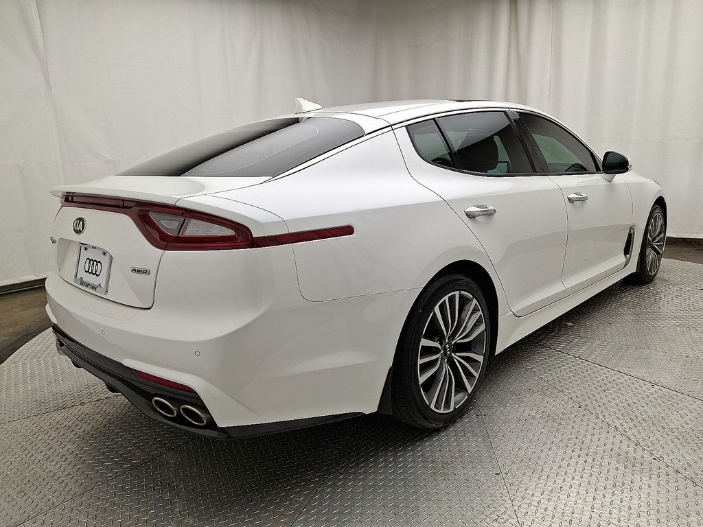 Thumbnail: 2018 Kia Stinger - 4