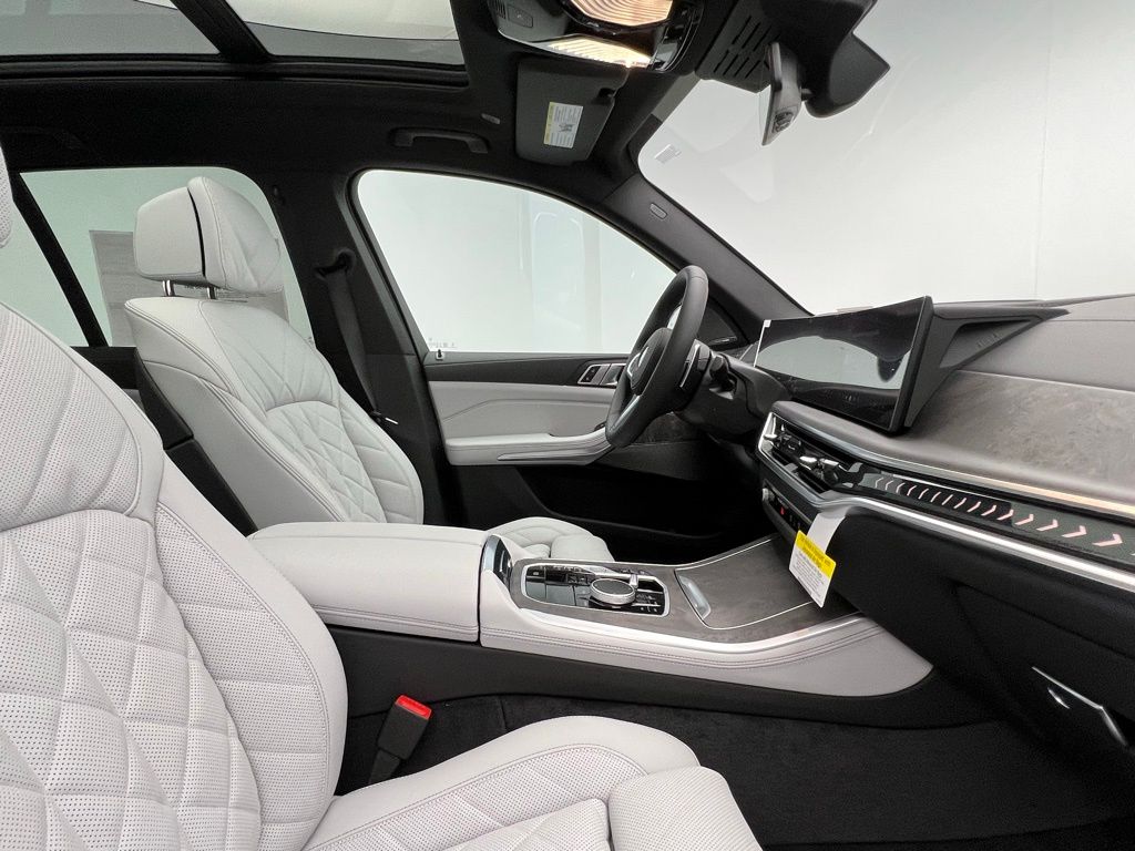 Thumbnail: 2026 BMW X5 - 6