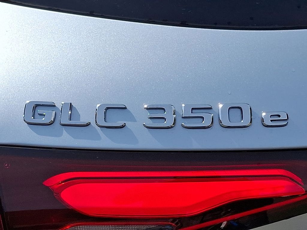 Thumbnail: 2025 Mercedes-Benz GLC - 25