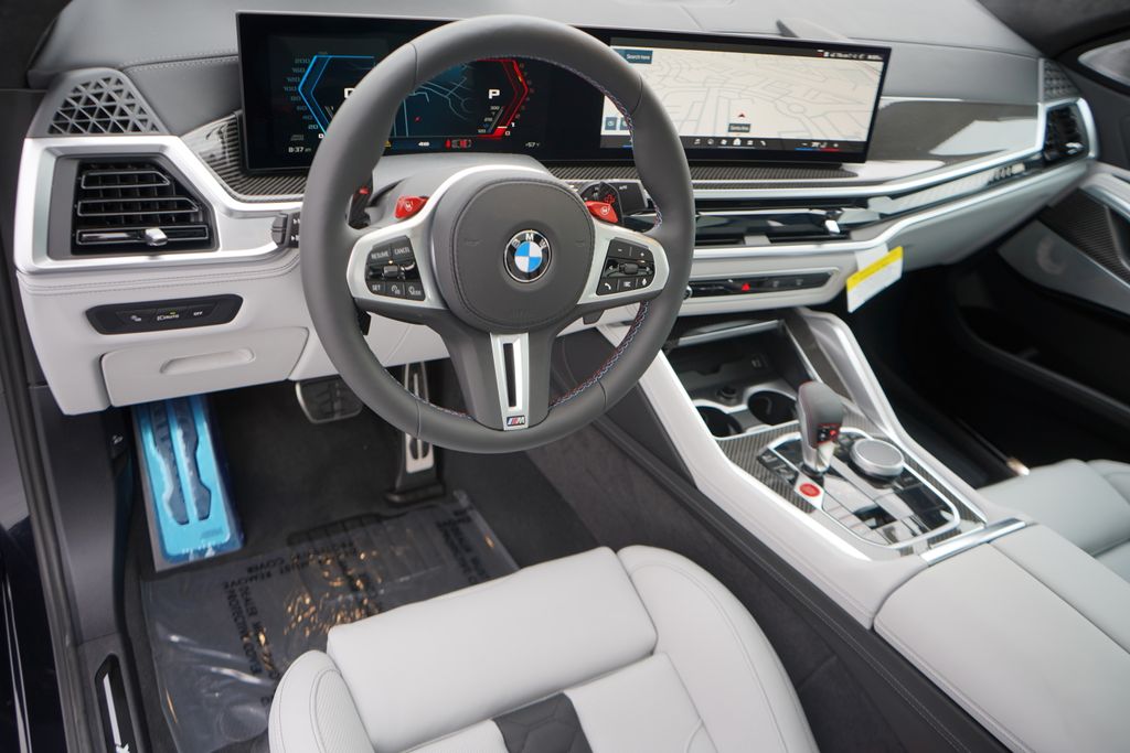 2025 BMW X6 M 12