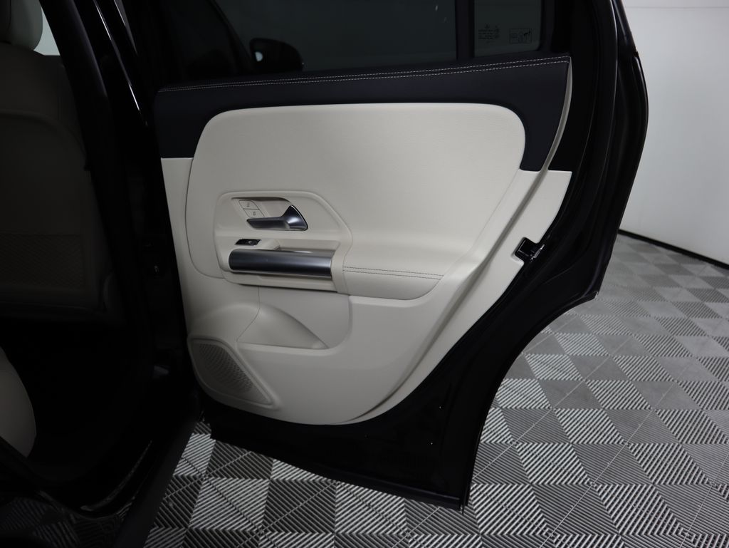 2025 Mercedes-Benz GLA 250 27