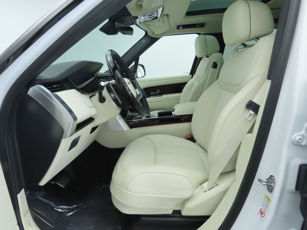 Thumbnail: 2025 Land Rover Range Rover - 21