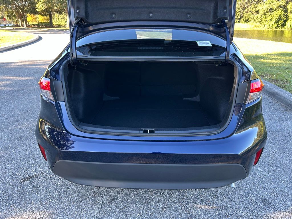 Thumbnail: 2025 Toyota Corolla - 10