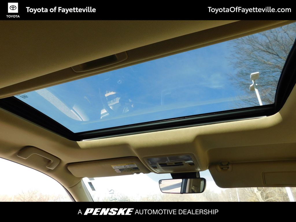 Thumbnail: 2017 Toyota Highlander - 4