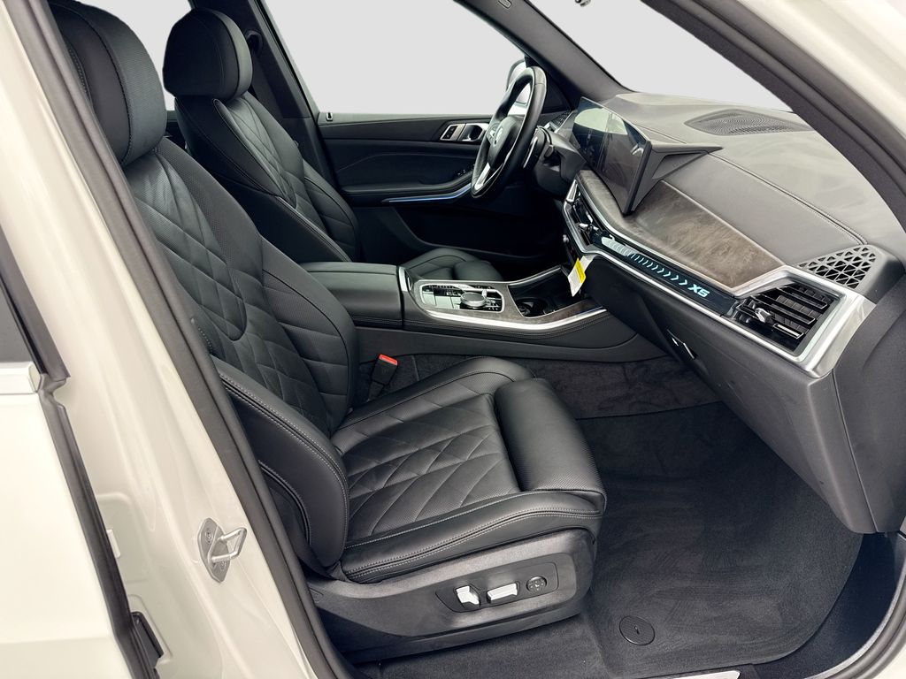 Thumbnail: 2026 BMW X5 - 19