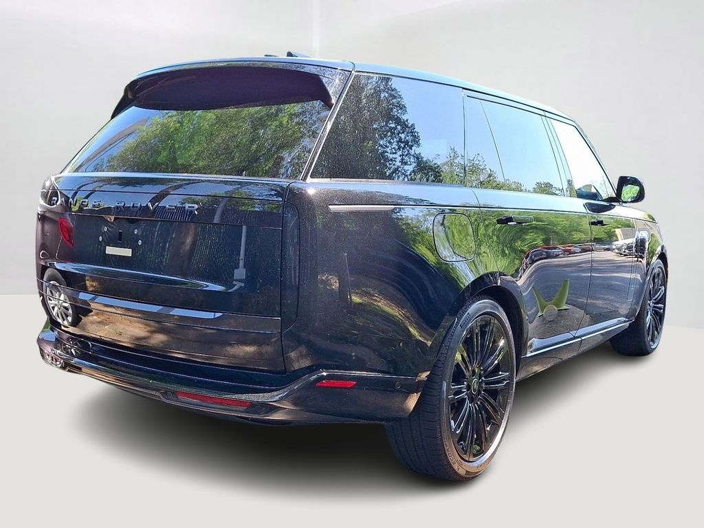 2025 Land Rover Range Rover SE 3