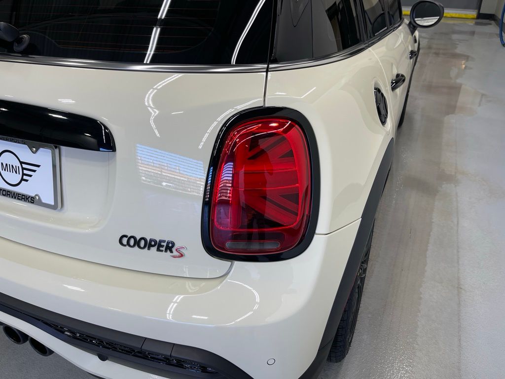 2022 MINI Cooper S 5